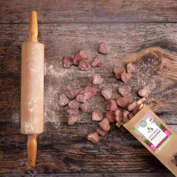 rote beete Leckerlie Produktion von Hand
